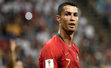 早报｜iPhone 15 Pro 支持录制空间视频／ChatGPT 版微型手机来了／腾讯将在中国独家代理 Meta VR 头显｜未来周报